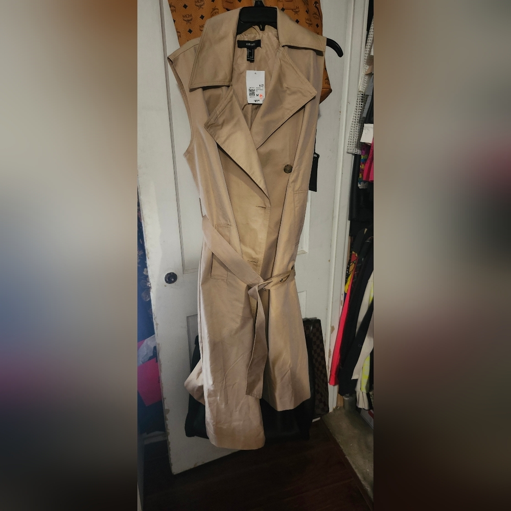 Forever 21 Tan Trench Coat with Epaulettes and Belt